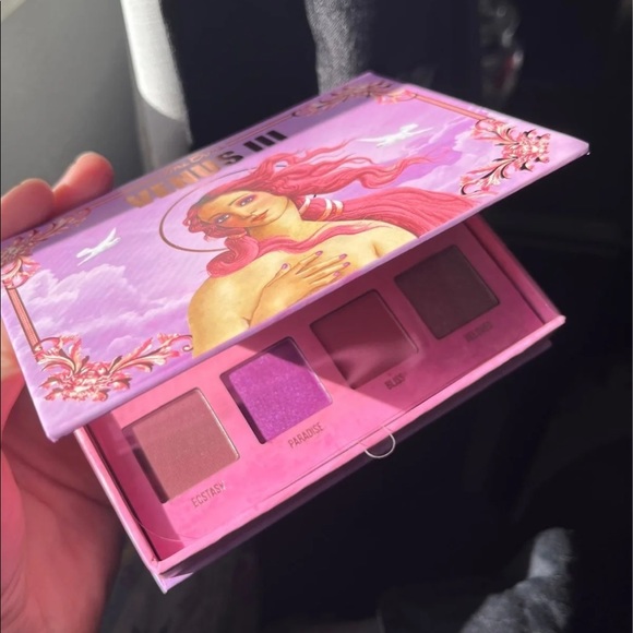 Eye shadow pallet - Picture 1 of 6